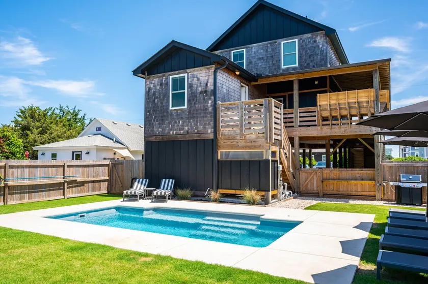 Newly built! Heated pool & hot tub, walk to beach - Image 1