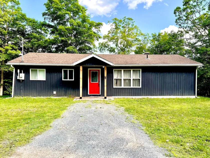 The Pealing Stag - Lakeside Cottage Retreat - Image 1
