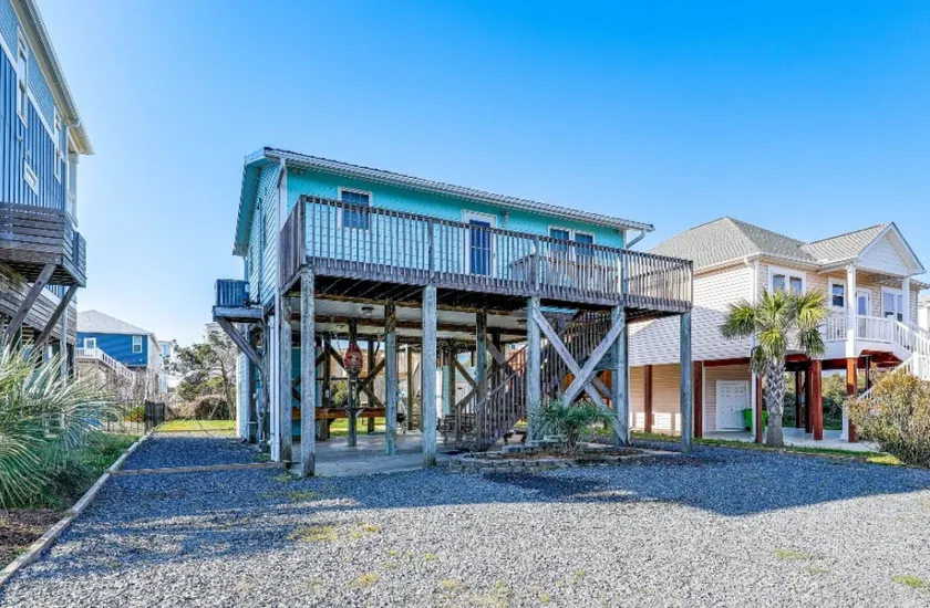 800 ft to the beach* Family Fun* Dog Friendly* - Image 1