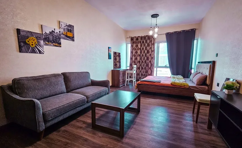 Upgraded Studio In Dubai Marina - Image 1