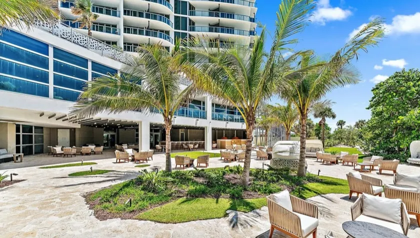 5 Star Luxury Resort Beach Condo - Image 1