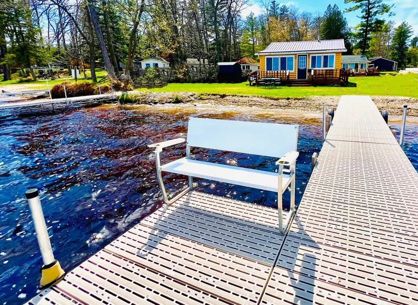 Lakeside Cabin! Pier, Boats, Good Times + More! - Image 1