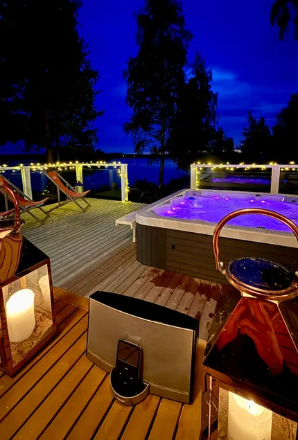 Private beach, hot tub and oceanfront villa - Image 1