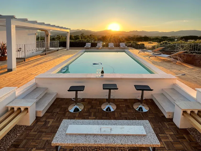 Villa Allegria, romantic luxury 300m from the beach, heated pool, firepit and sauna - Image 1