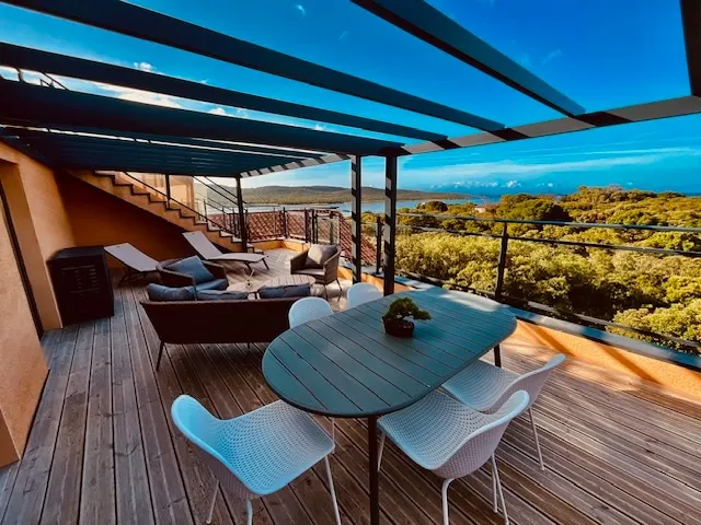 Luxury 3-bedroom 100 m2 sea view, terraces and rooftop! NEW - Image 1