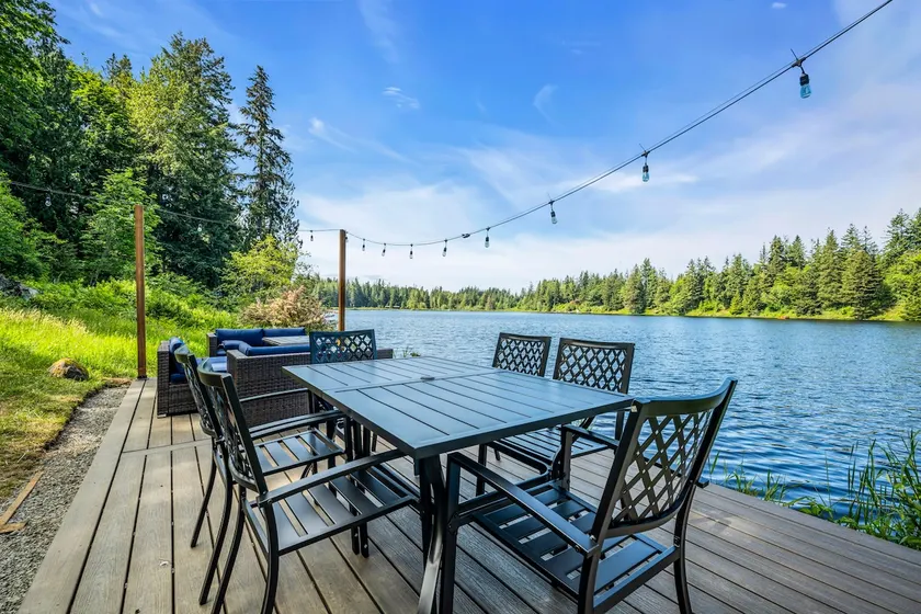 Exclusive Lakefront For 10 with Sauna, Kayaks - Image 1