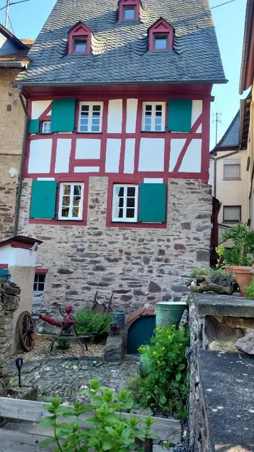 Romantic Moselle half-timbered vacation home with heart - Image 1