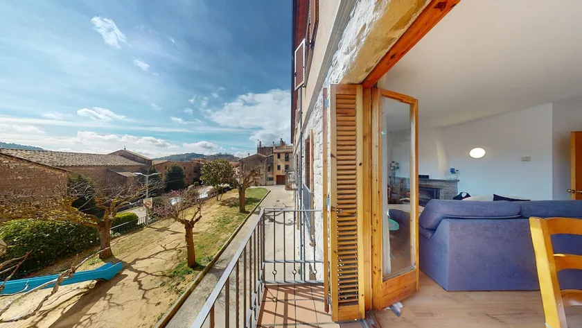 Charming townhouse - Image 1