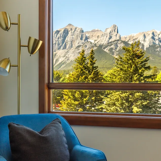 The Lookout Stylish Escape with Mountain Views - Image 1