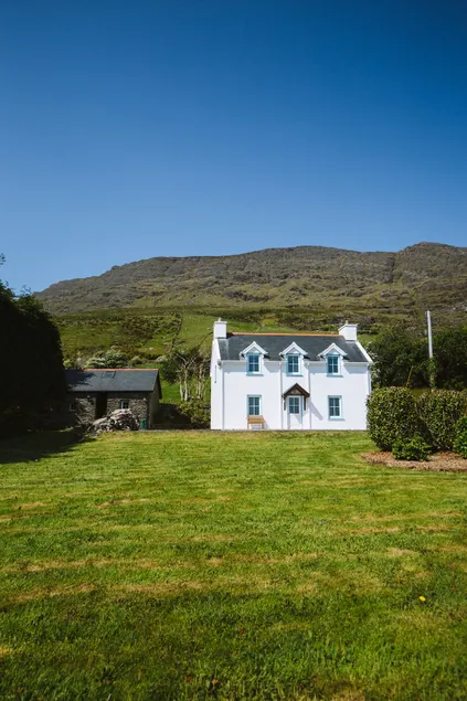 Carrig Cottage — Peaceful Hideaway at Hungry Hill - Image 1