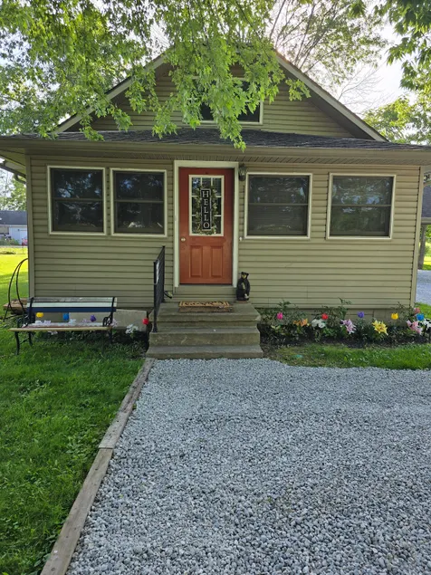 Pine Lodge - Image 1