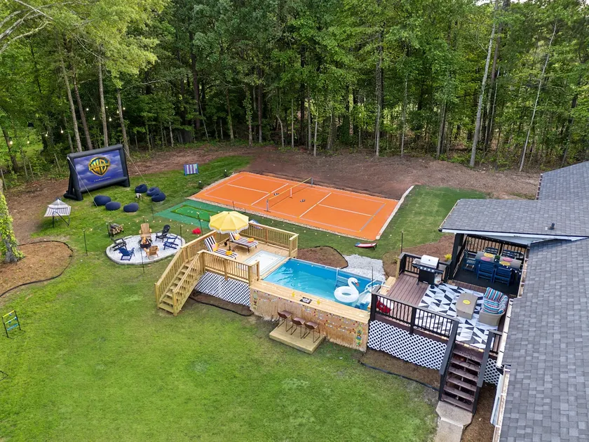 Pool, Theatre, Pickleball, Golf, Firepit - Image 1
