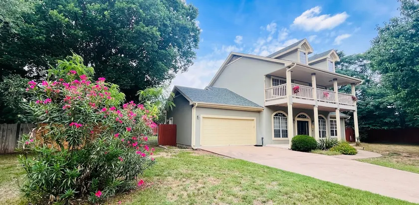 Peaceful Retreat w/ Private yard - Image 1