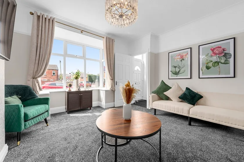 Parking | Luxurious 3Bed Home | Workspace | Wigan - Image 1