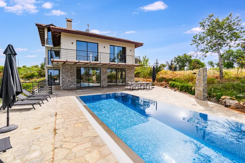 Villa Lilian with Great Sea Views and Private Pool - Image 1