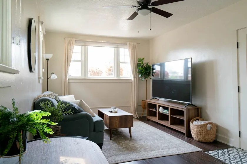 Cozy & Central Downtown SLC 1 Bdrm - Image 1