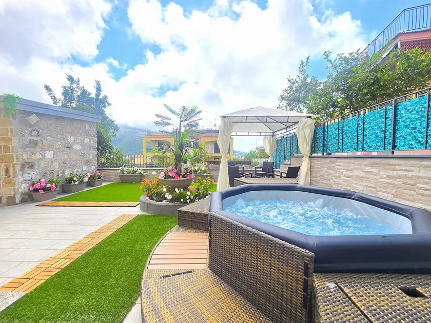 Grazy Home - Bright new Apt with Terrace and Seasonal Pool - Image 1