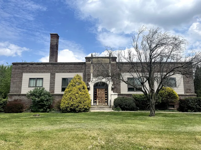 Unique 2 BR Schoolhouse Apt w/ Sauna - Image 1