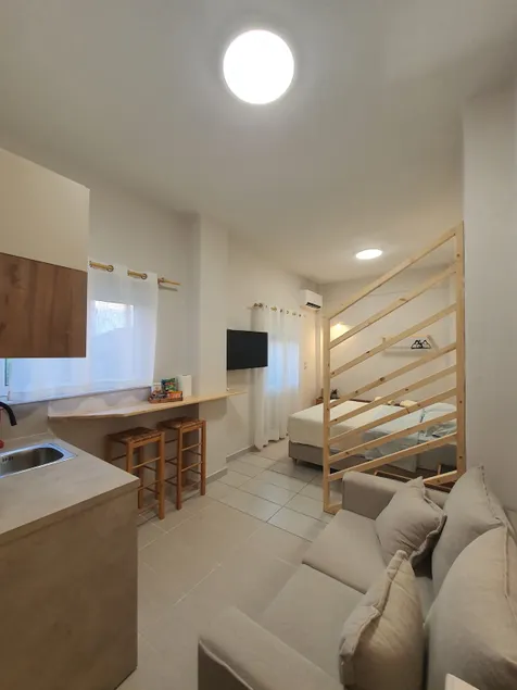 Sofias minimal apartment - Image 1