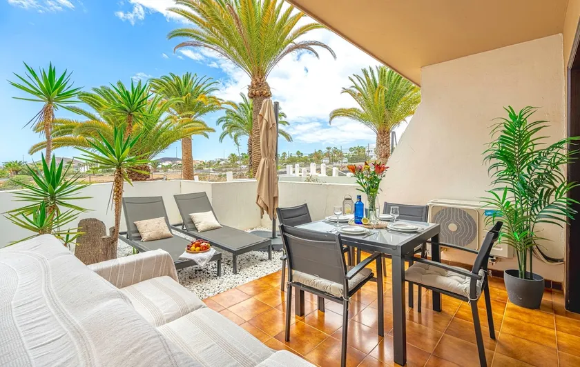 Albatros Garden & Heated Pool - Image 1