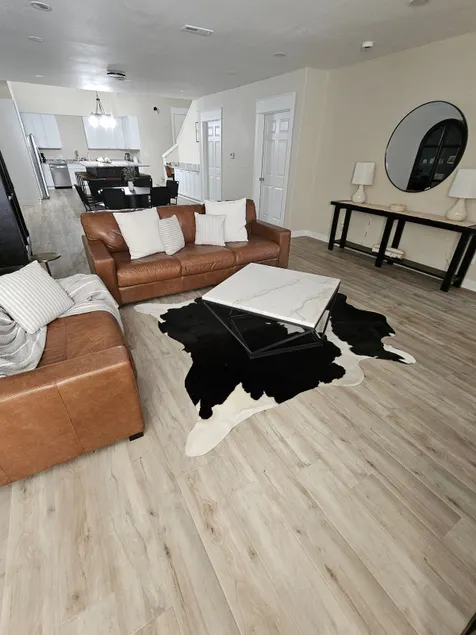 Reck Apartment - Image 1