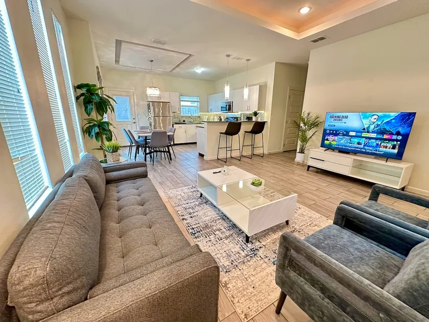 Modern Apartment/Private/King Bed/Shops - Image 1