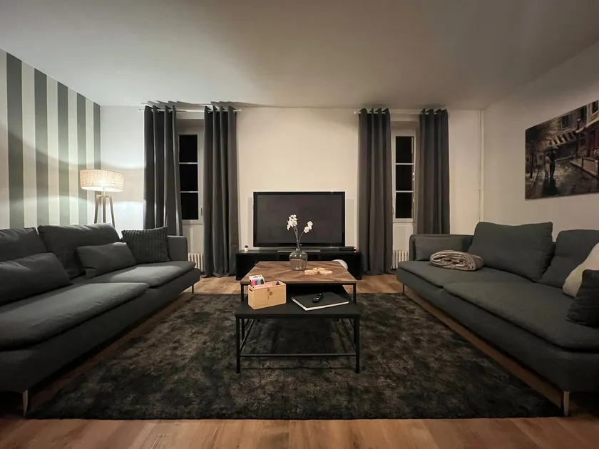 Accommodation in a detached house, on the 1st floor. - Image 1