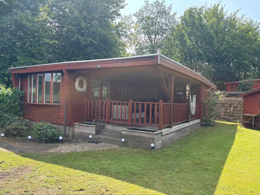 Chalet avec sauna, barbecue et terrasse | Vue jardin - Image 1