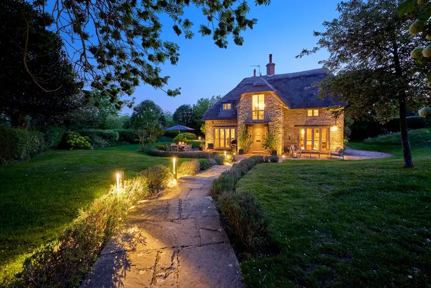 Cotswolds Luxury Retreat | Tennis & Wellness | NEW - Image 1