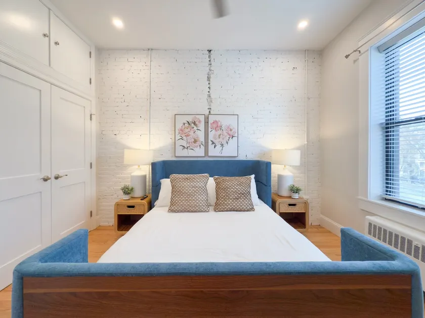 (3-31) Gorgeous newly renovated Back Bay Getaway! - Image 1