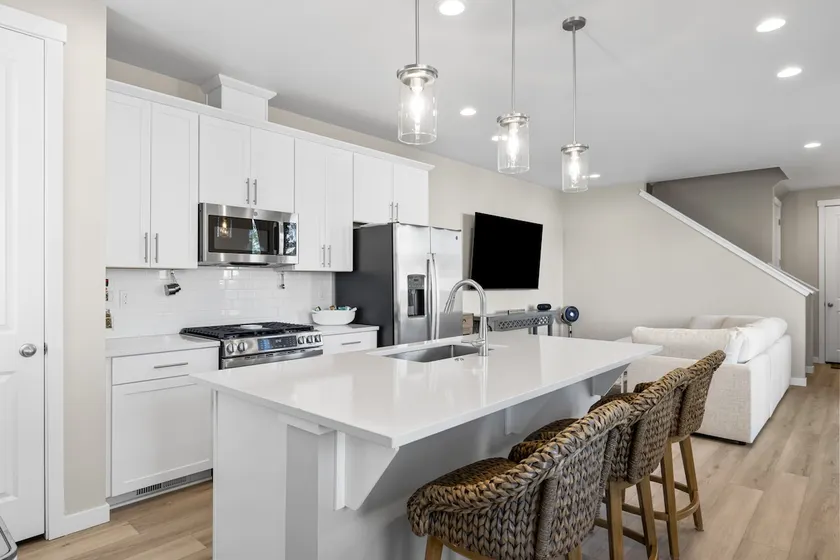 New ”Wish Upon a Star” Cozy Townhome Near Downtown - Image 1