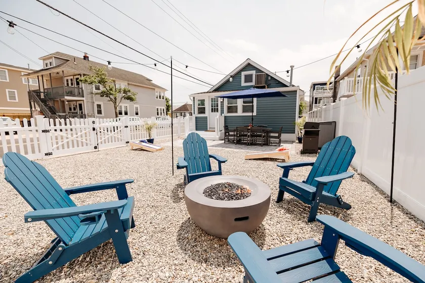Luxe Beach Bungalow w/Firepit, BBQ, Washer&Dryer - Image 1
