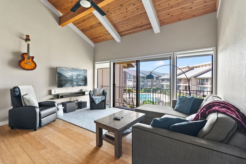 Waterfront Getaway - Image 1