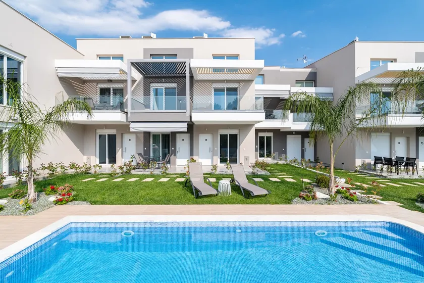 Danai Apartment with pool Access - Image 1