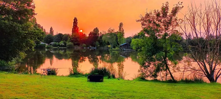 Private pond • Nordic bath • Puy du Fou 40 min - Image 1