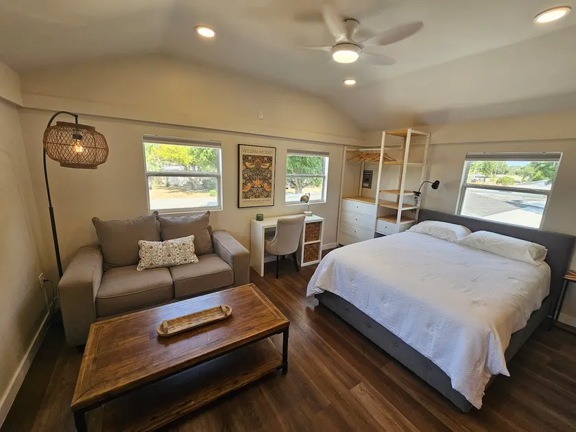 Villa del Sol St Pete - Image 1