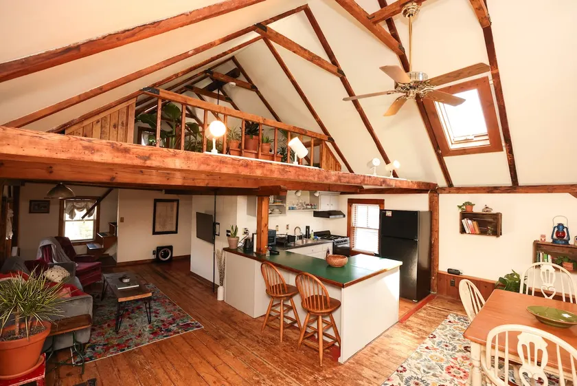 Apartment in New Bedford - Image 1