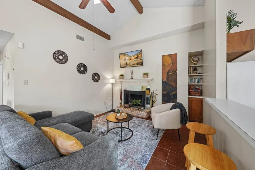 Beautiful, Quiet and Cozy Condo - Image 1