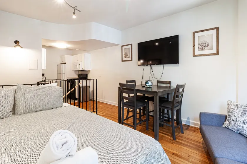 Lincoln Park Duplex - 2 beds 1 bath - Image 1