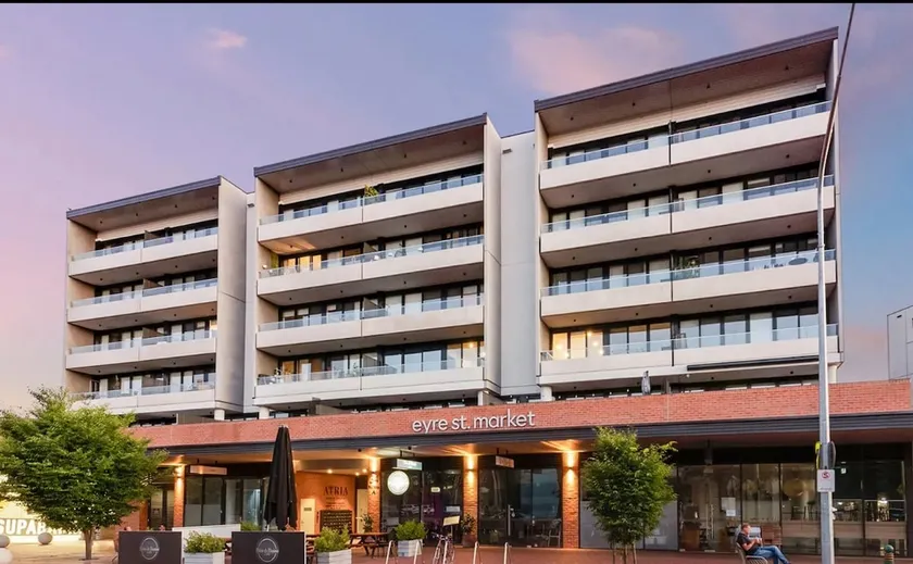 Spacious 2 bedroom Retreat in Kingston, 2 car park - Image 1