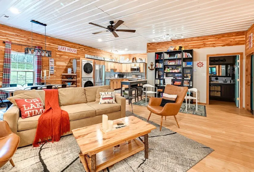 Game Room, Bar & Hot Tub | Perfect Group Getaway - Image 1