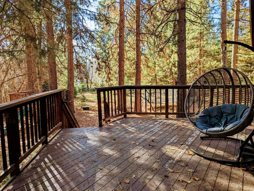 4BR Cabin in the Woods on 2.5 acres - Image 1