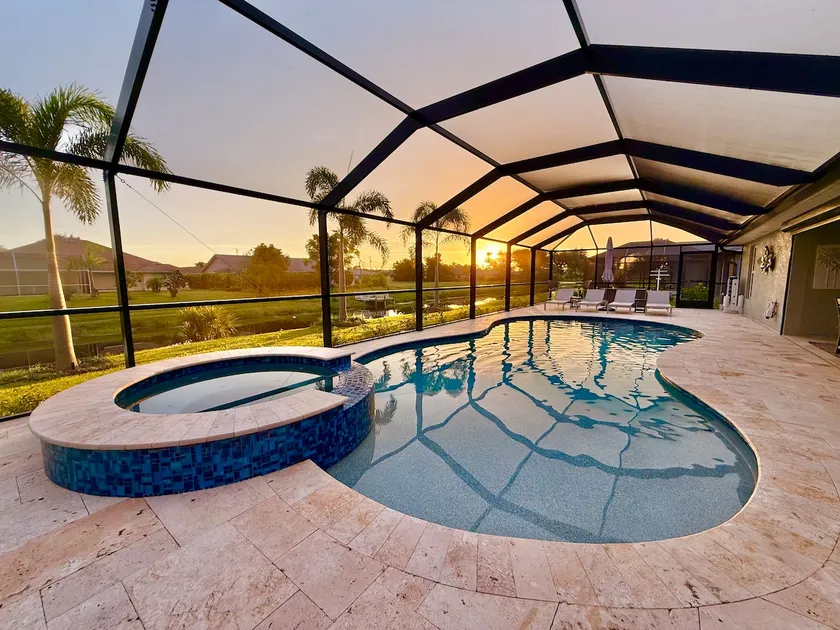Newer 4bd/2ba Canal Pool House, Hot Tub & Game Rm! - Image 1