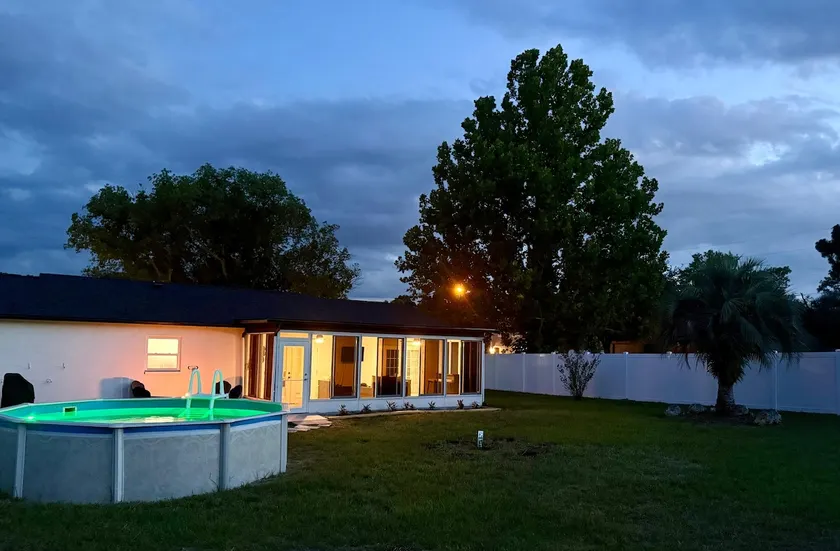Soluna-Fully fenced home with private pool - Image 1