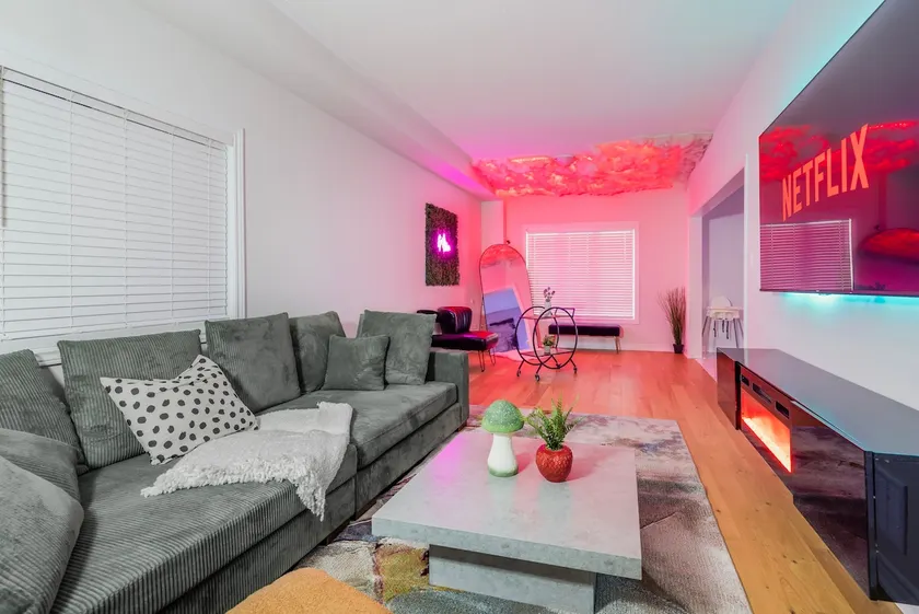 6Bed Niagara Loft| Game &Cloud Studio|15m to Fall - Image 1