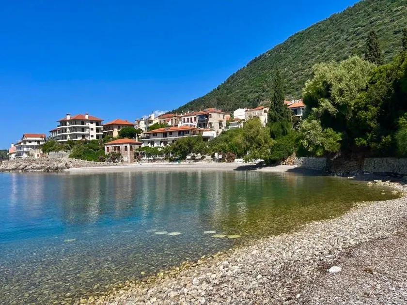 Monastiraki 2BR • Sea View • Walk to quiet Beach - Image 1