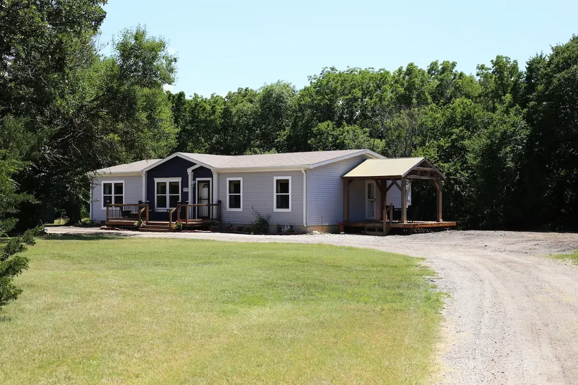Prairie Oaks - Image 1