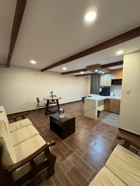 Bright and cozy apartment - Image 1
