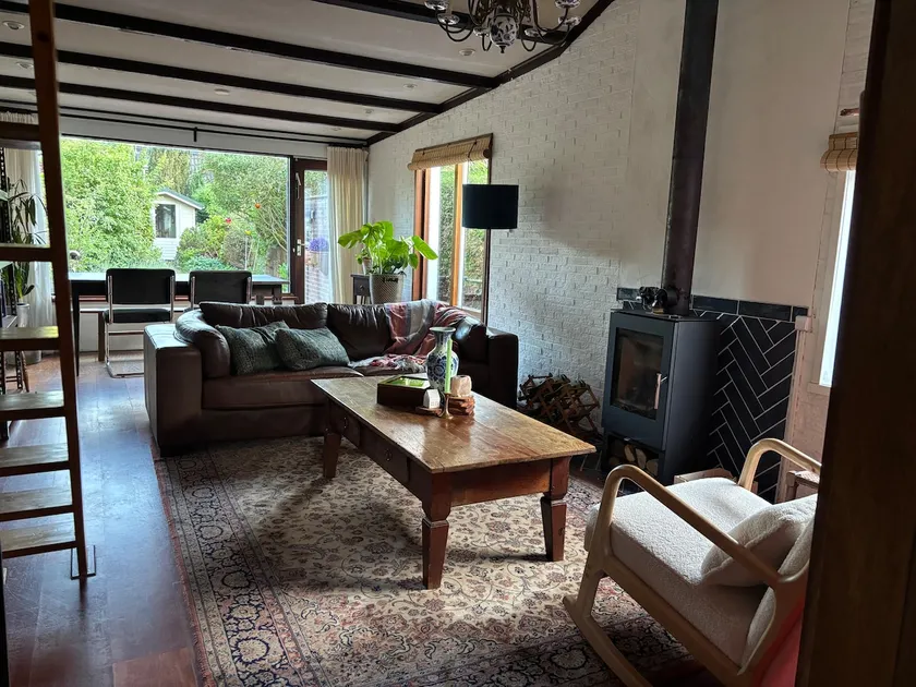 Cozy vacation bungalow - Image 1