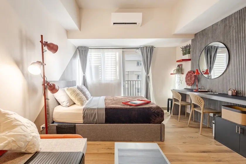 Serene Suite Near Mall | FREE Parking | Washer - Image 1